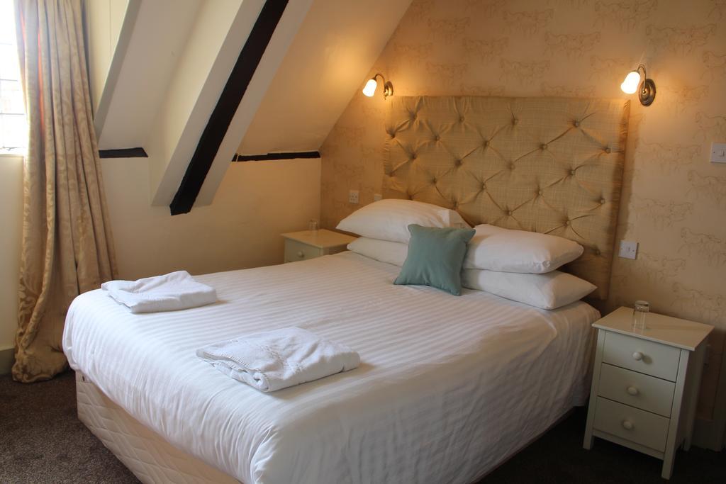 The Fat Pigeon Guest House Yeovil Room photo