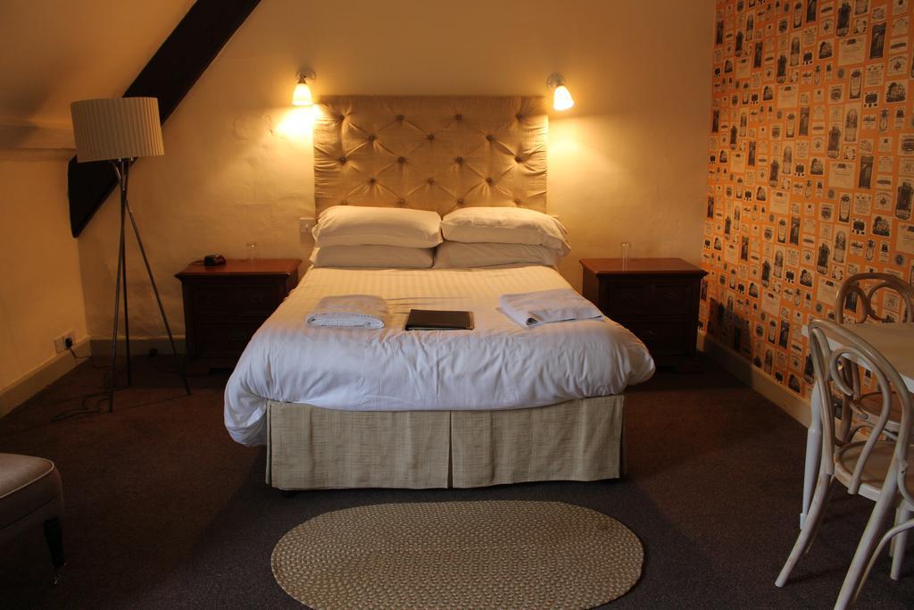 The Fat Pigeon Guest House Yeovil Exterior photo