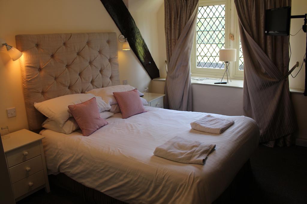 The Fat Pigeon Guest House Yeovil Room photo